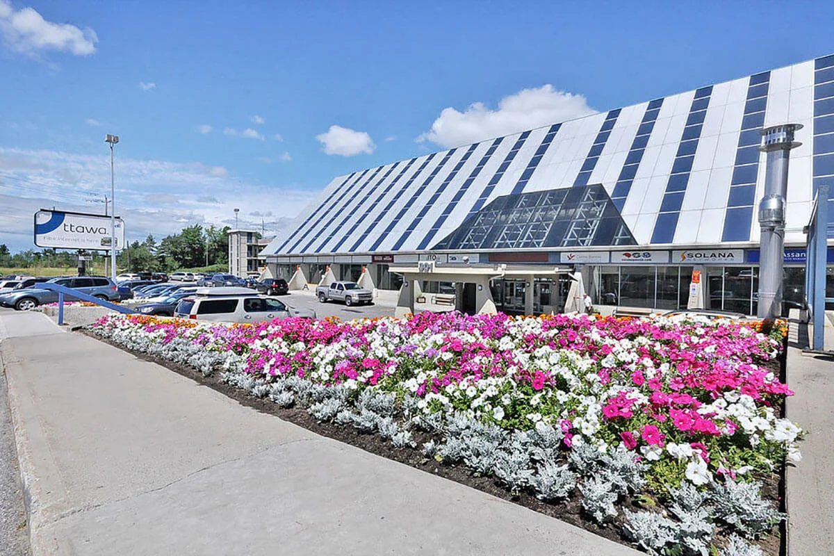 Conveniently Located in Bells Corners